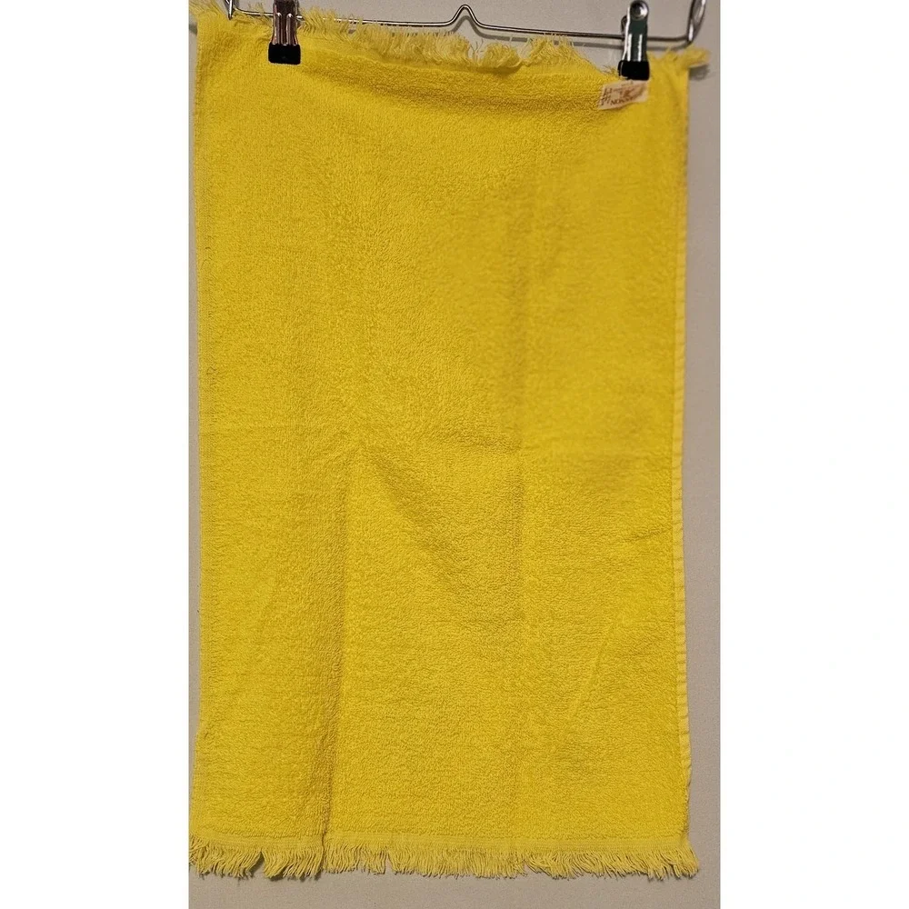 Vintage 1970/1980 Set Of 4 Cannon Bright Yellow Hand Towels With Fringe USA